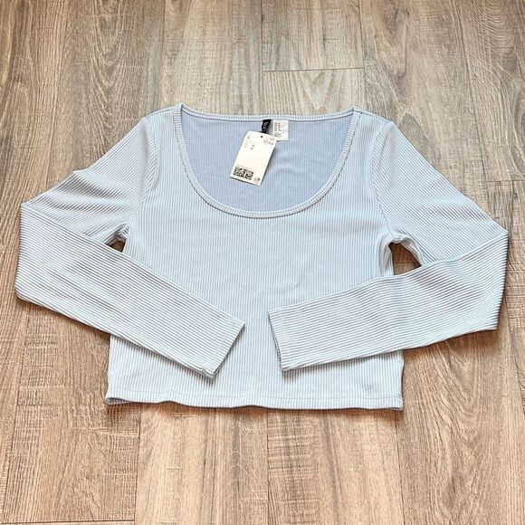 Cropped long sleeve top - Picture 1 of 1